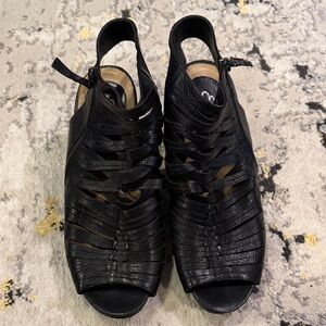 Earthies Black Strappy Heels